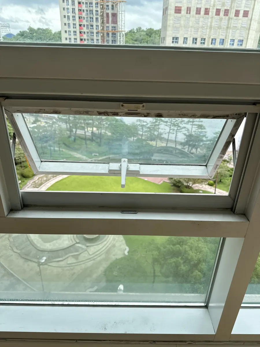 비틀어진 프로젝트창문 조정 후 확인